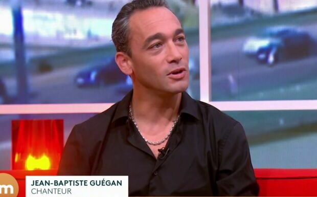 VIDÉO – Jean-Baptiste Guégan “imitateur de Johnny Hallyday” ? Cette supposition qui l’agace